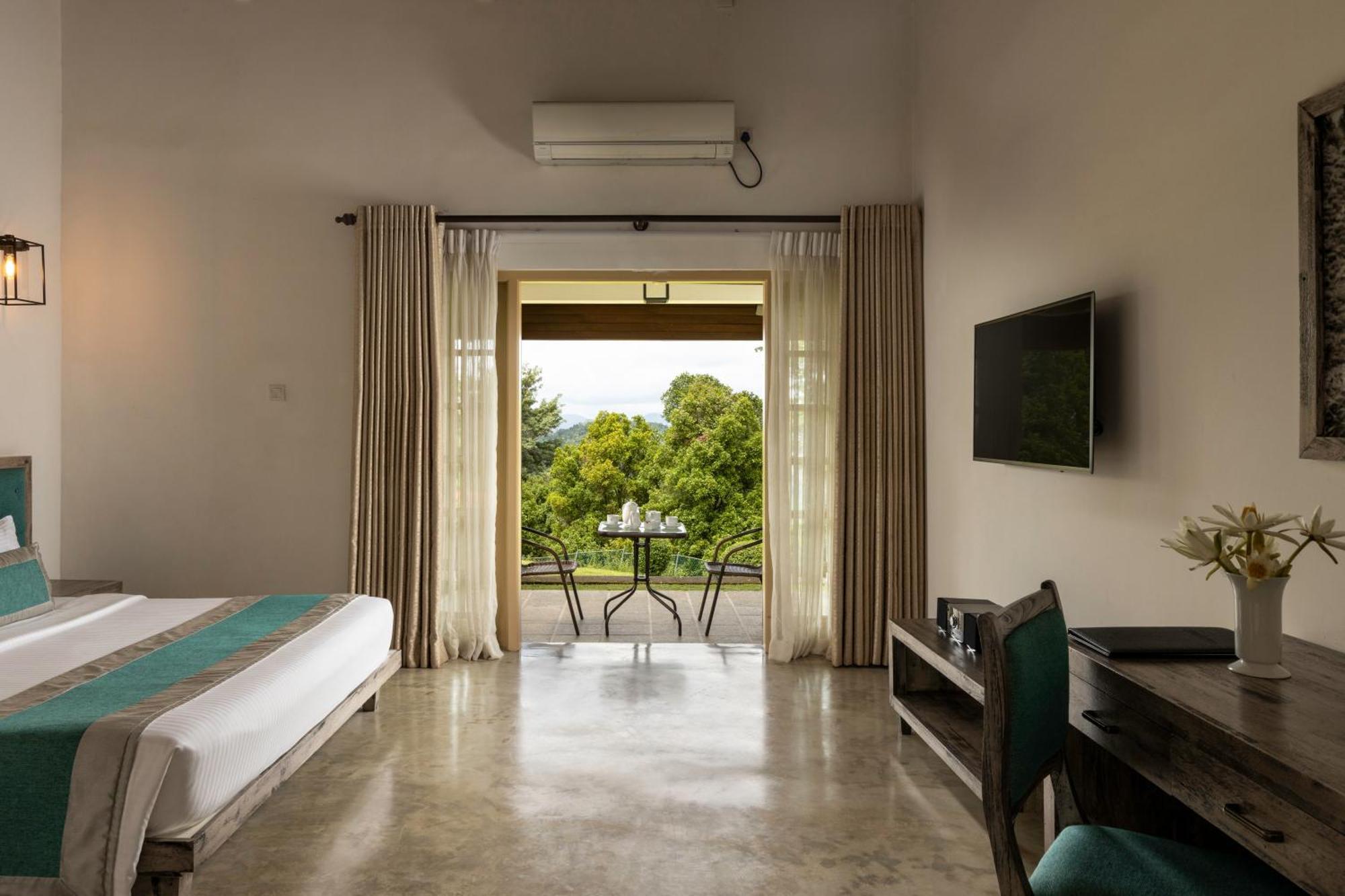 Simpson's Forest - Luxury Boutique & -